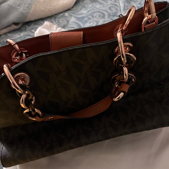 MK Purse 👜 I used it once. - Picture 5 of 5